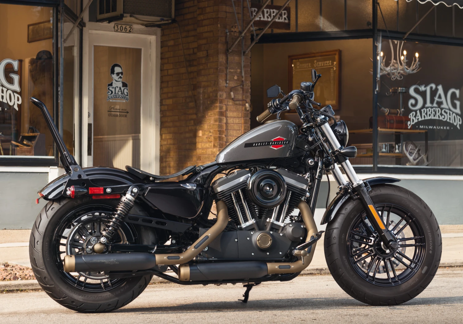 Harley Davidson Brass Footpegs With Styled Wear Peg – Bild 2